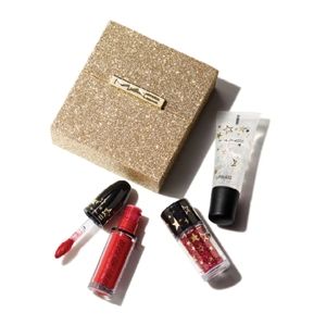 NWT - MAC shining moment kit - red